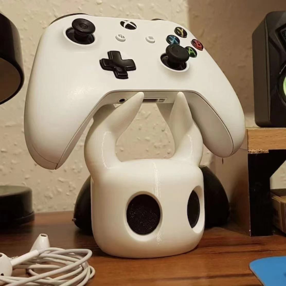 Gaming Accessories Organizer - Premium Gaming Controller Stand Elegant Desktop